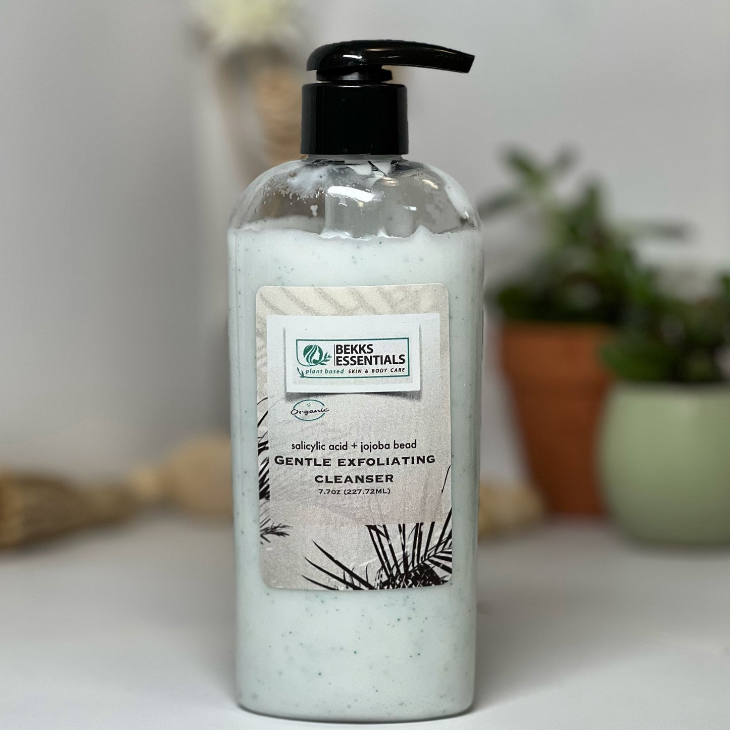 Salicylic Acid & Jojoba Bead Cleanser. Long Lasting Size